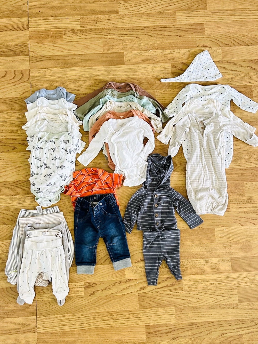Lot of 25 Pieces Newborn / 3 Months Baby Boy Clothes